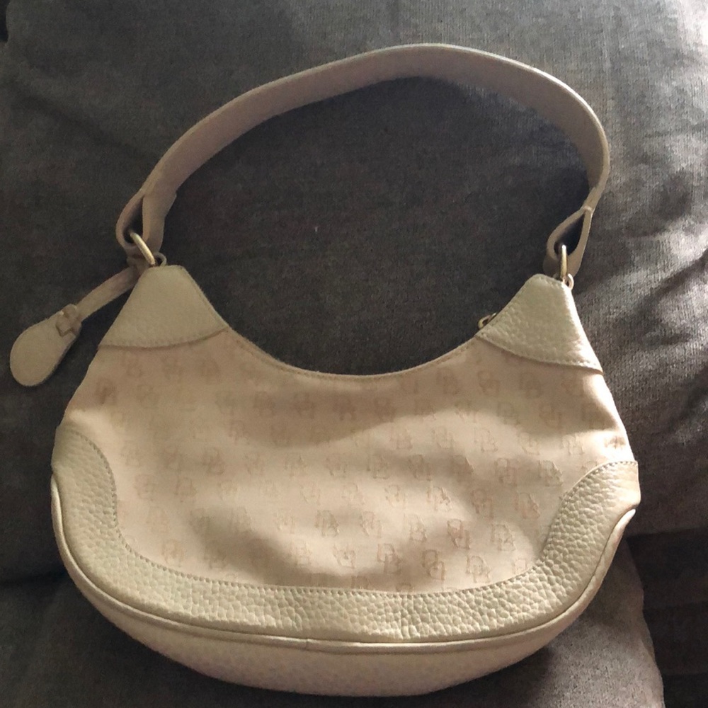 Dooney and Bourke summer handbag